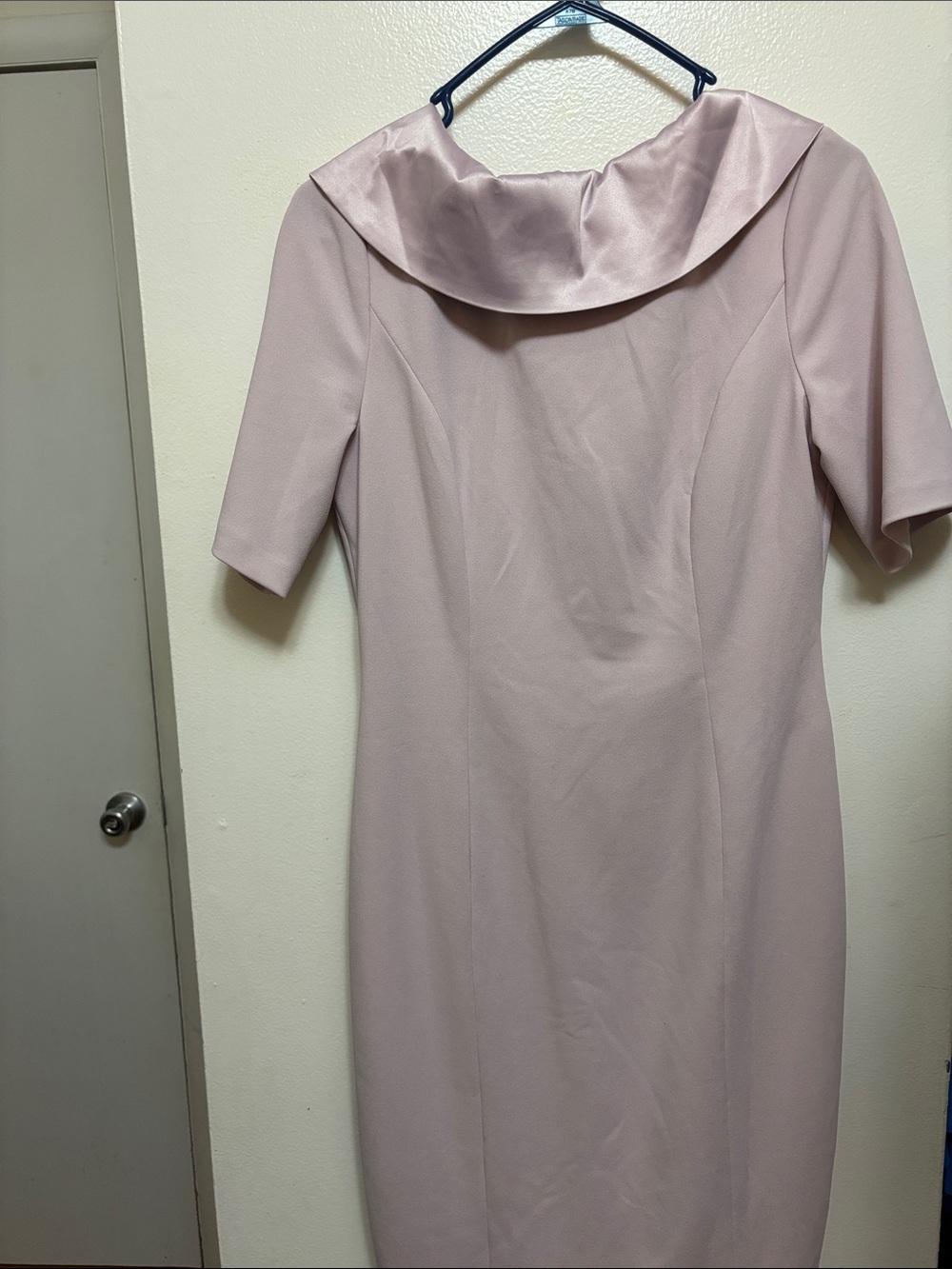 Cottage Rose Elegant Women's Dusty Pink Sheath Dress with Satin Collar